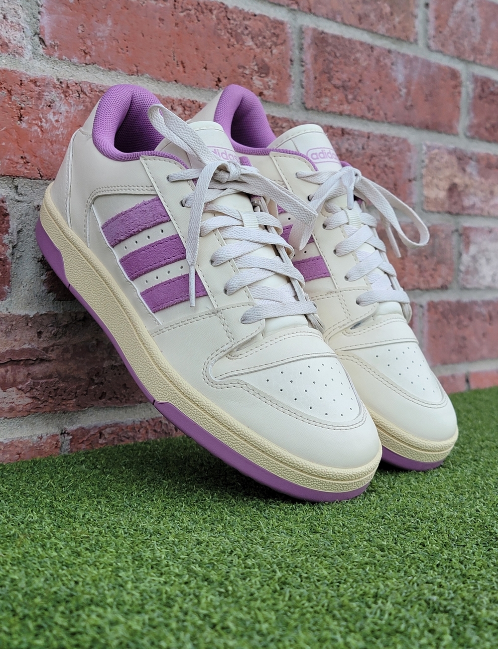 Adidas TURNAROUND Womens Low Top Sneakers ~ Size 8.5M